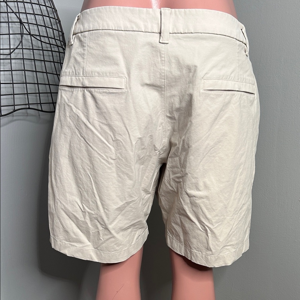 lululemon athletica Men's Beige Shorts - Picture 5 of 5